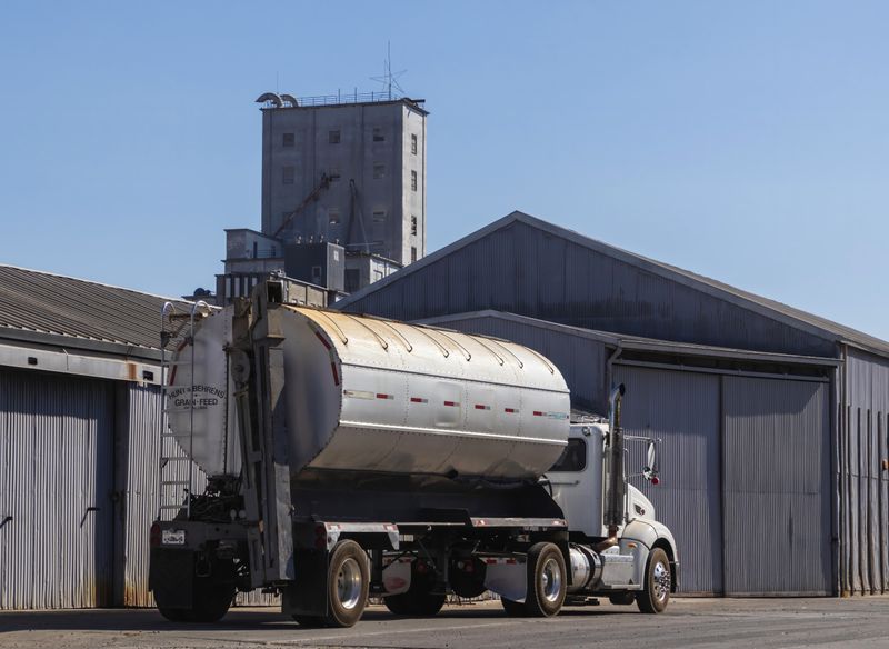 Air Cannons for Silos: Application Guide for Preventing Material Blockages