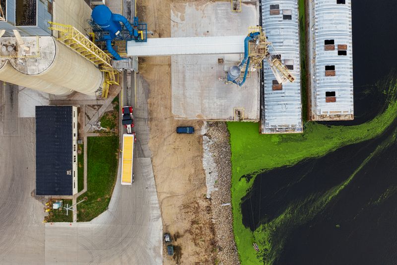 Aeration Pad System for Flat Bottom Silo Material Fluidization
