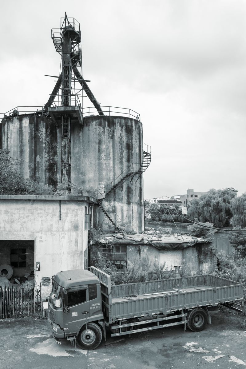 Mechanical Bin Activator for Flat Bottom Silo Discharge