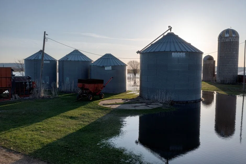 Grain Silo Foundation Settlement Monitoring and Correction Methods - Illustration 2